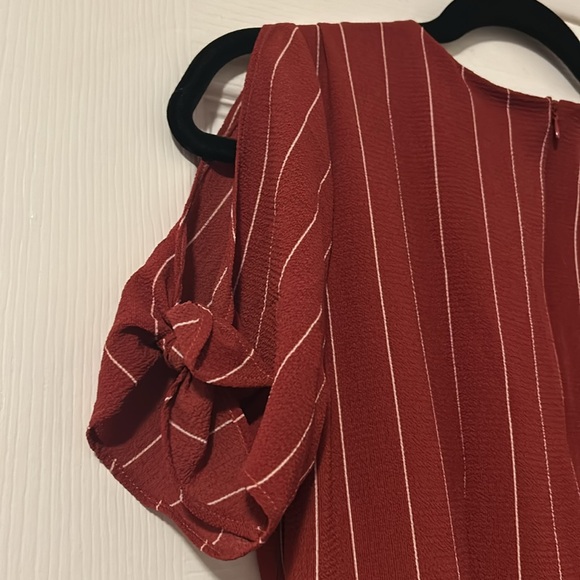 Lulu’s jump suit size small - Picture 5 of 5